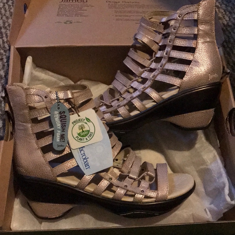 BRAND NEW Jambu Brookline Gladiator Wedges
